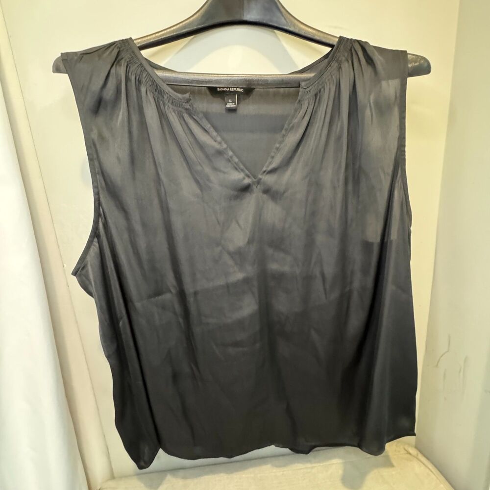 Banana Republic Black Tank Top Womens L V Neck Sleeveless Blouse